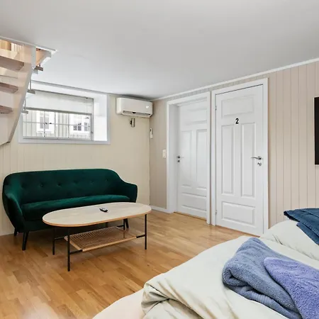 Stor Med Plass Til 6 Personer Og Gratis Parkering *