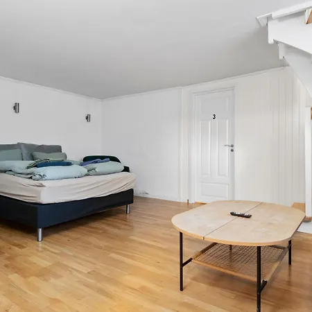 Stor Med Plass Til 6 Personer Og Gratis Parkering דירה *
