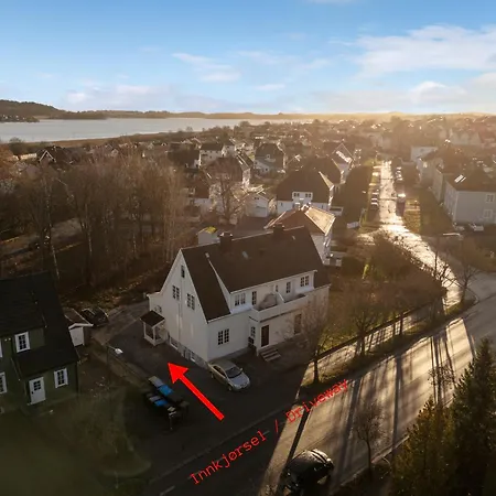 Apartment Stor Med Plass Til 6 Personer Og Gratis Parkering *