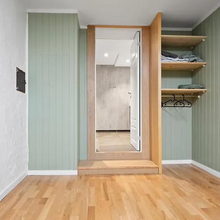 Stor Med Plass Til 6 Personer Og Gratis Parkering Apartment Tonsberg